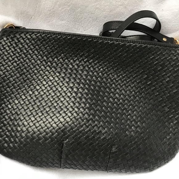 Quince Black Woven Shoulder Bag - Picture 1 of 14